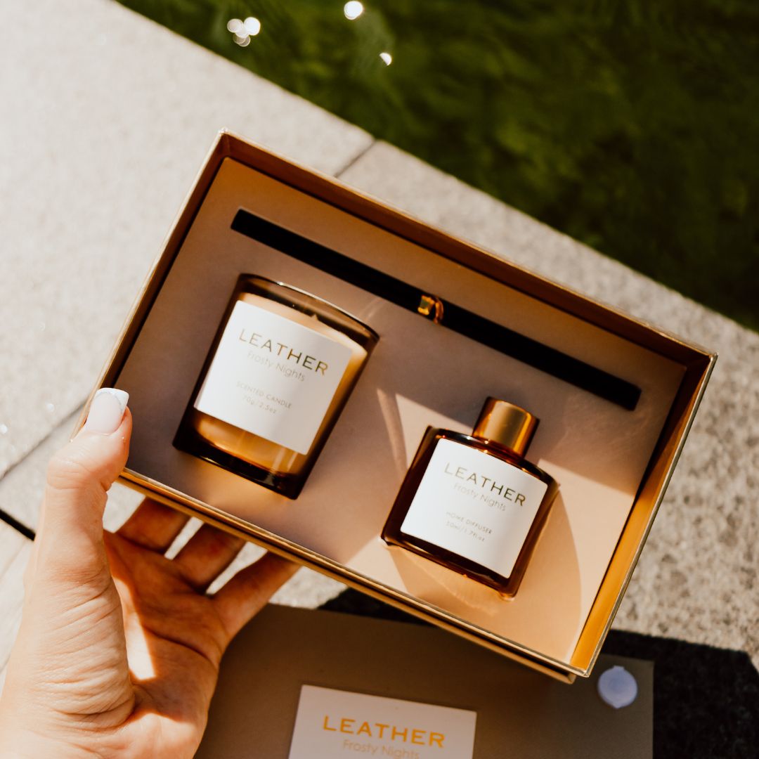Frosty nights leather feel gift pack: geurkaars en geurstokjes, foto 5